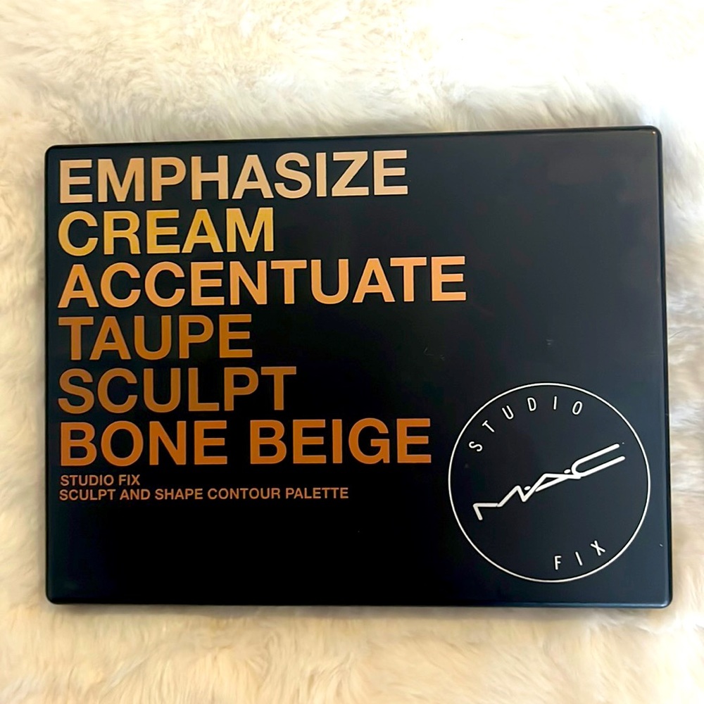NWOT MAC Sculpt and Shape Contour Palette